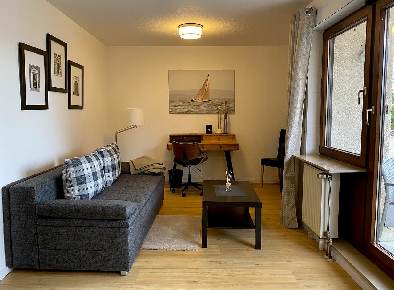 Realer Apartment-Wohnraum